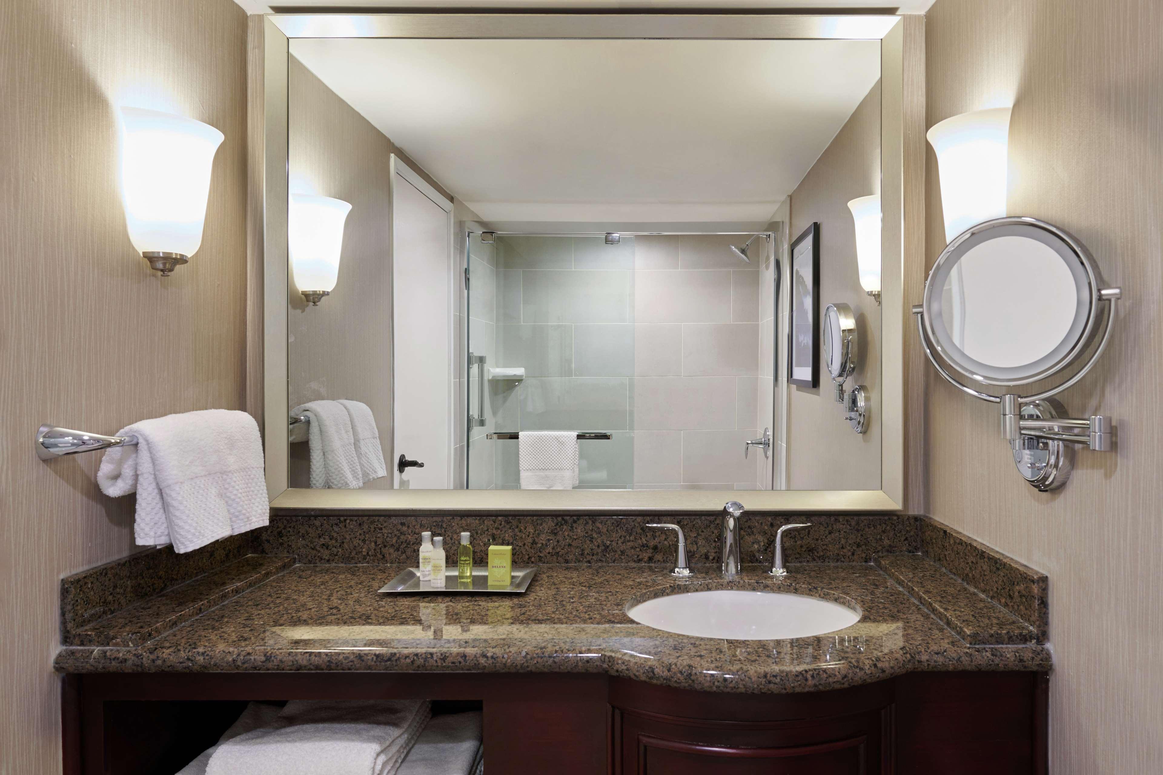 ดับเบิลทรี บาย ฮิลตัน โฮเต็ล ซอลต์เลคซิตี้แอร์พอร์ต Hotel ภายนอก รูปภาพ